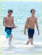 Dylan Sprouse : TI4U1411243219.jpg