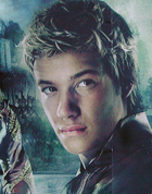 Edward Speleers : TI4U_u1135558444.jpg