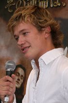 Edward Speleers : edward_speleers_1164387735.jpg