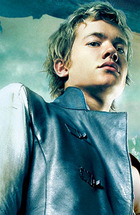 Edward Speleers : edward_speleers_1167010117.jpg