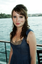 Emily Browning : TI4U_u1138232038.jpg