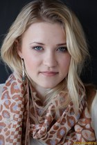 Emily Osment : emily-osment-1319216484.jpg