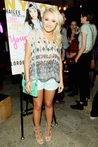 Emily Osment : emily-osment-1399772196.jpg