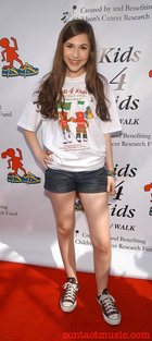 Erin Sanders : erinsanders_1267221186.jpg