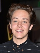 Ethan Cutkosky : ethan-cutkosky-1567439634.jpg