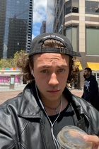 Ethan Cutkosky : ethan-cutkosky-1683826690.jpg