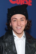 Ethan Cutkosky : ethan-cutkosky-1708274114.jpg