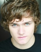 Finn Jones : finn-jones-1315195388.jpg