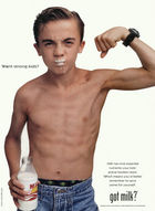 Frankie Muniz : fmmilk.jpg