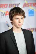 Freddie Highmore : freddie-highmore-1388071288.jpg