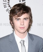 Freddie Highmore : freddie-highmore-1388071436.jpg