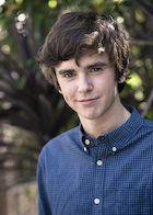 Freddie Highmore : freddie-highmore-1490733398.jpg