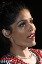 Freida Pinto : freida-pinto-1383422161.jpg