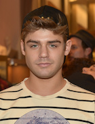 Garrett Clayton : garrett-clayton-1461035832.jpg