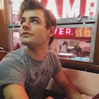 Garrett Clayton : garrett-clayton-1490649841.jpg