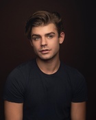 Garrett Clayton : garrett-clayton-1527889322.jpg