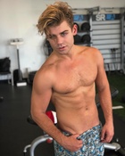 Garrett Clayton : garrett-clayton-1535856601.jpg