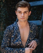 Garrett Clayton : garrett-clayton-1541455202.jpg