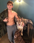 Garrett Clayton : garrett-clayton-1542611761.jpg