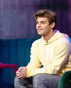 Garrett Clayton : garrett-clayton-1669959902.jpg