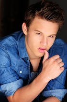 Gavin MacIntosh : gavin-macintosh-1461678121.jpg