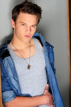 Gavin MacIntosh : gavin-macintosh-1461840481.jpg