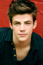 Grant Gustin : grant-gustin-1328587214.jpg