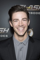 Grant Gustin : grant-gustin-1542755521.jpg