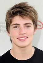 Gregg Sulkin : gregg-sulkin-1375899182.jpg