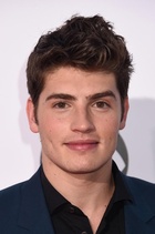 Gregg Sulkin : gregg-sulkin-1426704301.jpg