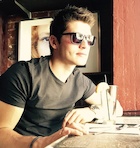 Gregg Sulkin : gregg-sulkin-1442524681.jpg