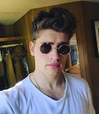 Gregg Sulkin : gregg-sulkin-1450311121.jpg