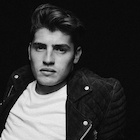 Gregg Sulkin : gregg-sulkin-1455365161.jpg