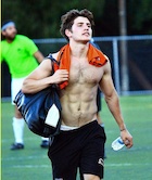 Gregg Sulkin : gregg-sulkin-1465337161.jpg