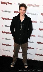 Grey Damon : grey-damon-1313062014.jpg