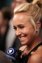 Hayden Panettiere : hayden_panettiere_1308095845.jpg