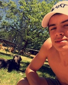 Hayes Grier : hayes-grier-1493852041.jpg