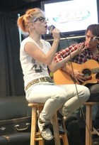 Hayley Williams : hayley_williams_1220324931.jpg