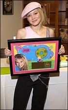 Hilary Duff : TI4U_u1145557682.jpg