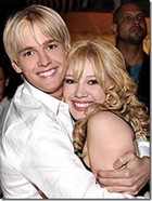 Hilary Duff : TI4U_u1261751840.jpg