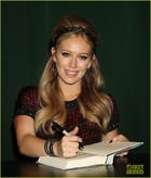 Hilary Duff : hilary-duff-1318354396.jpg