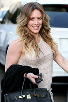 Hilary Duff : hilary-duff-1323906416.jpg