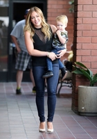 Hilary Duff : hilary-duff-1388032040.jpg