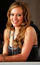 Hilary Duff : hillary_duff_1209702347.jpg