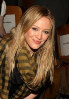 Hilary Duff : hillary_duff_1268411671.jpg