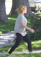 Hilary Duff : hillary_duff_1273013978.jpg