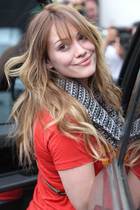 Hilary Duff : hillary_duff_1286418065.jpg