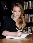 Hilary Duff : hillary_duff_1287162292.jpg