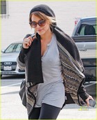 Hilary Duff : hillary_duff_1305603063.jpg