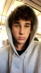 Hunter Rowland : hunter-rowland-1526277241.jpg